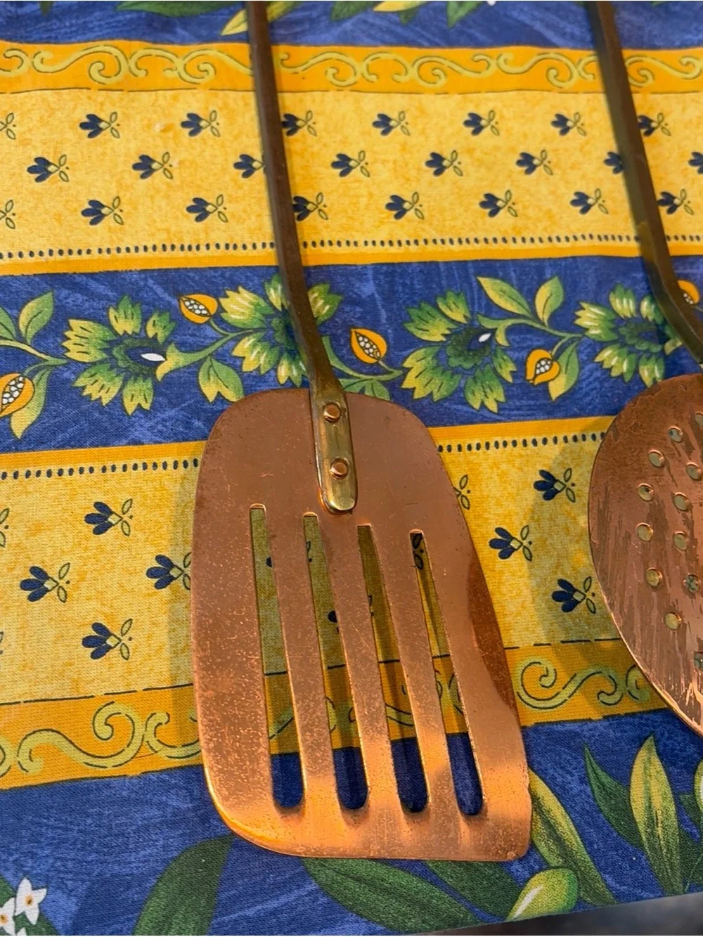 VTG Copper Utensil Set of 4 Hanging Ladle Spatula  Spoon w  Brass Handles